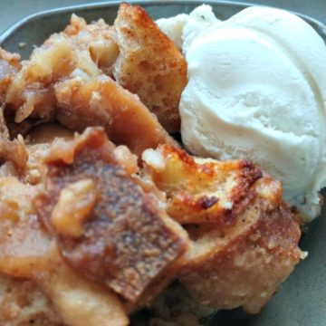 crock-pot apple pie bread pudding