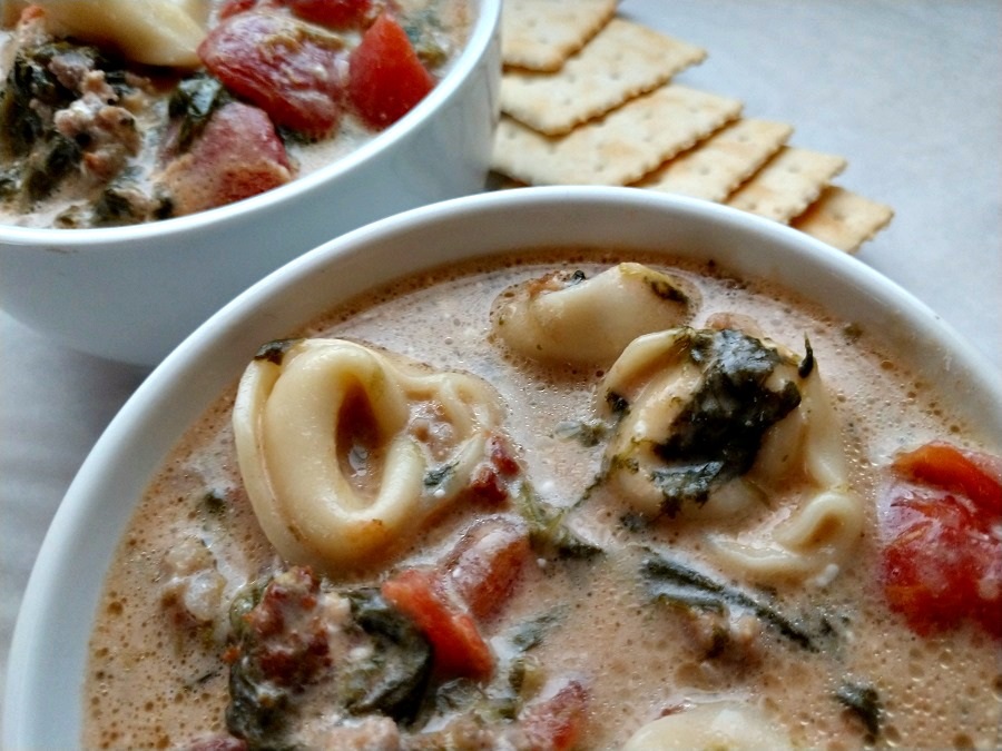 crock-pot creamy spinach tortellini soup