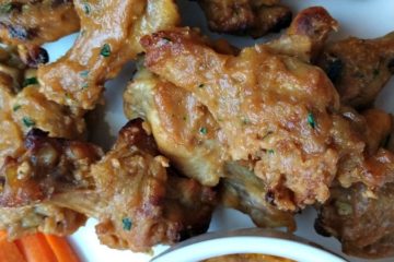 crock-pot thai chicken wings with peanut sauce