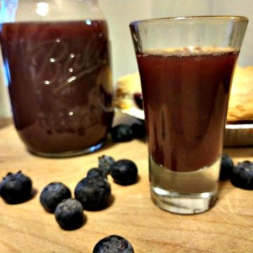 Crock-Pot Blueberry Pie Moonshine